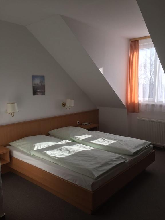 Hotel Garni Zur Muehle Angermunde Buitenkant foto