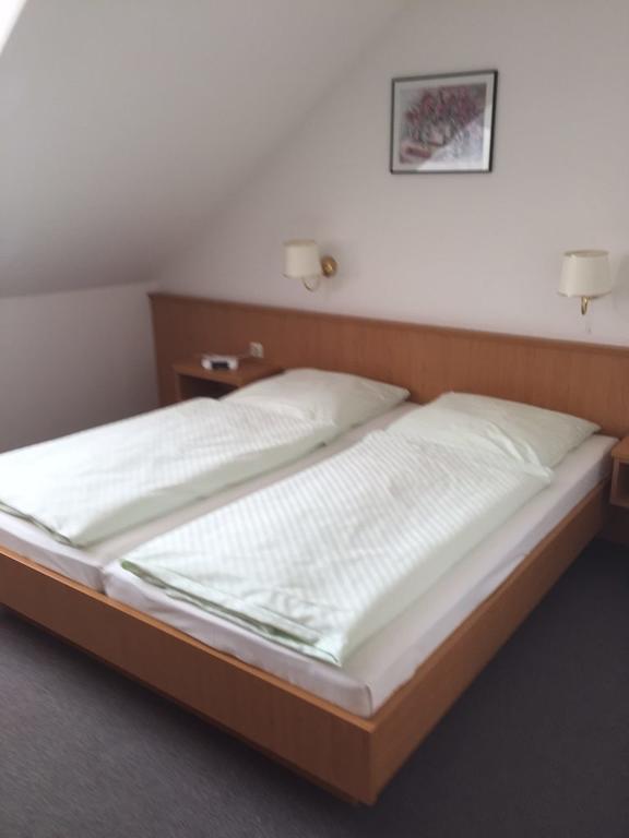 Hotel Garni Zur Muehle Angermunde Buitenkant foto